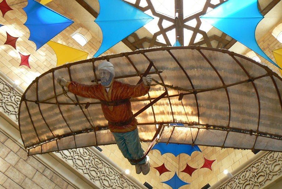 Model-of-Abbas-ibn-Firnas's-flying-machine-at-Ibn-Battuta-mall-Dubai