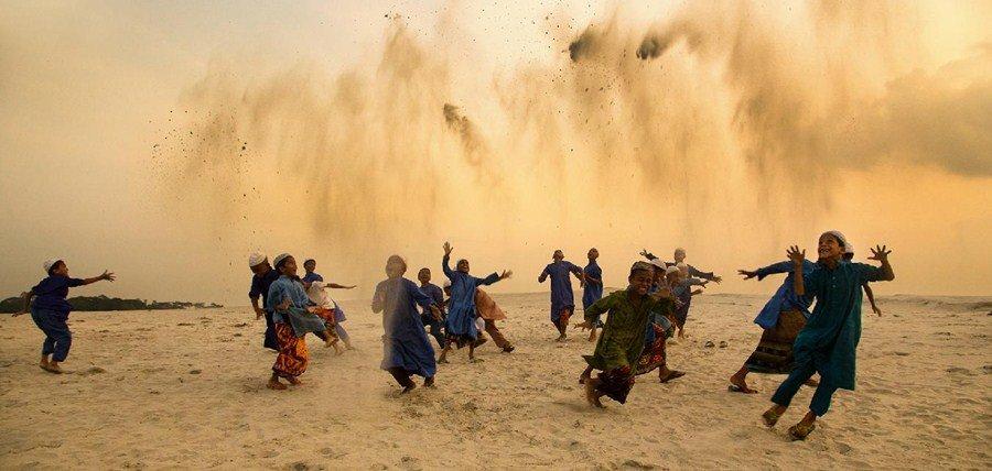 Tanveer-Hassan-Rohan-Playing-in-Dusty-Dusk